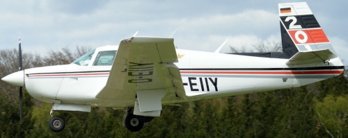 Die D-EIIY im Anflug Die D-EIIY im Anflug